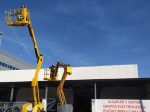 Alquiler de una grúa elevadora al mejor precio